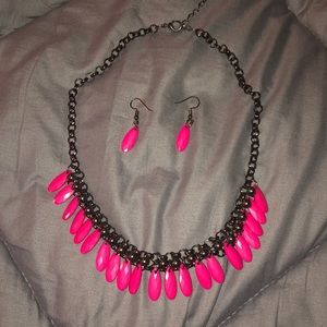 charcoal & hot pink necklace w/ matching earrings